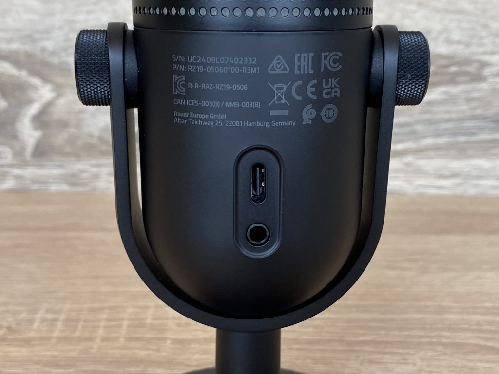 Razer Seiren V3 Chroma Mikrofon Detail Rückseite