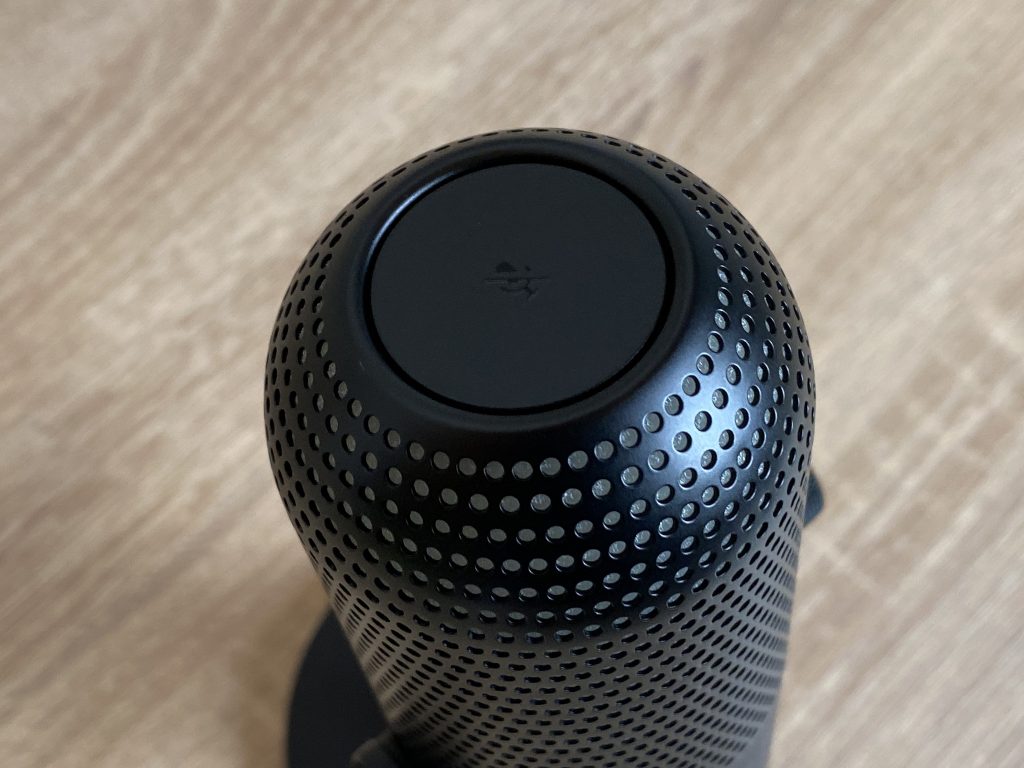 Razer Seiren V3 Chroma Mikrofon Detail Stummschalttaste