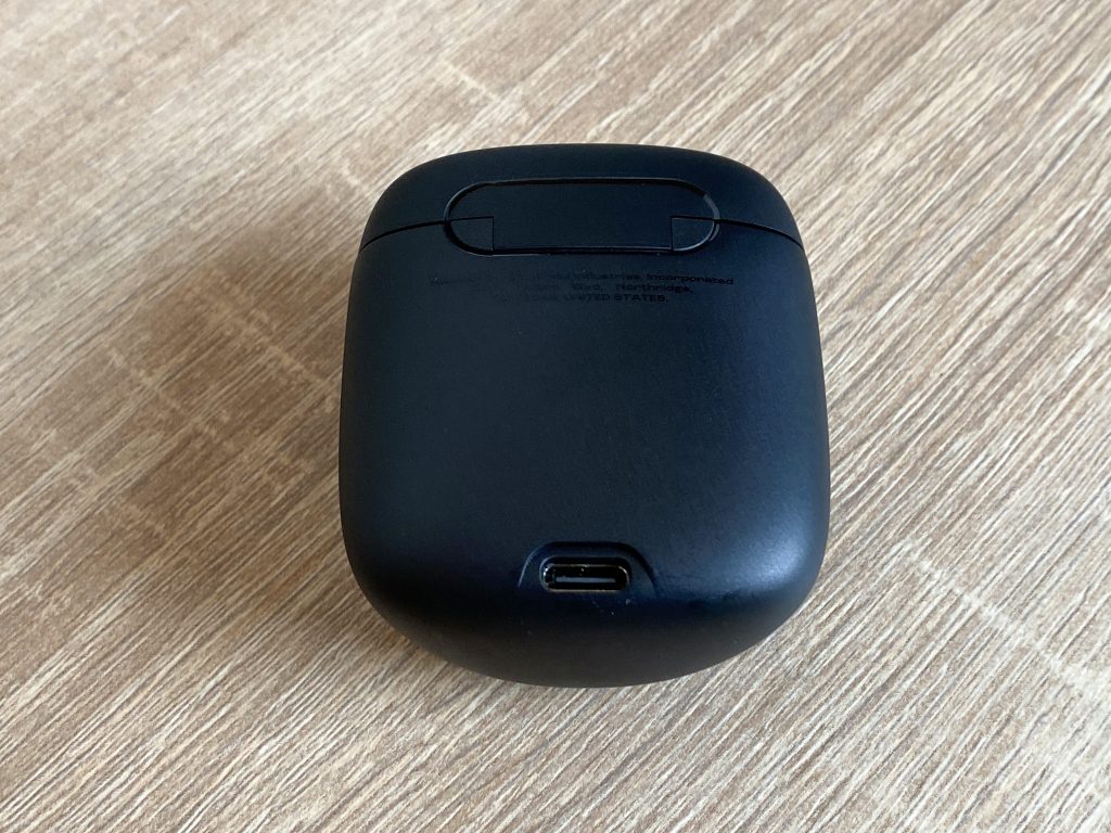 JBL Quantum Stream Wireless Mikrofon Rücksiete Ladebox