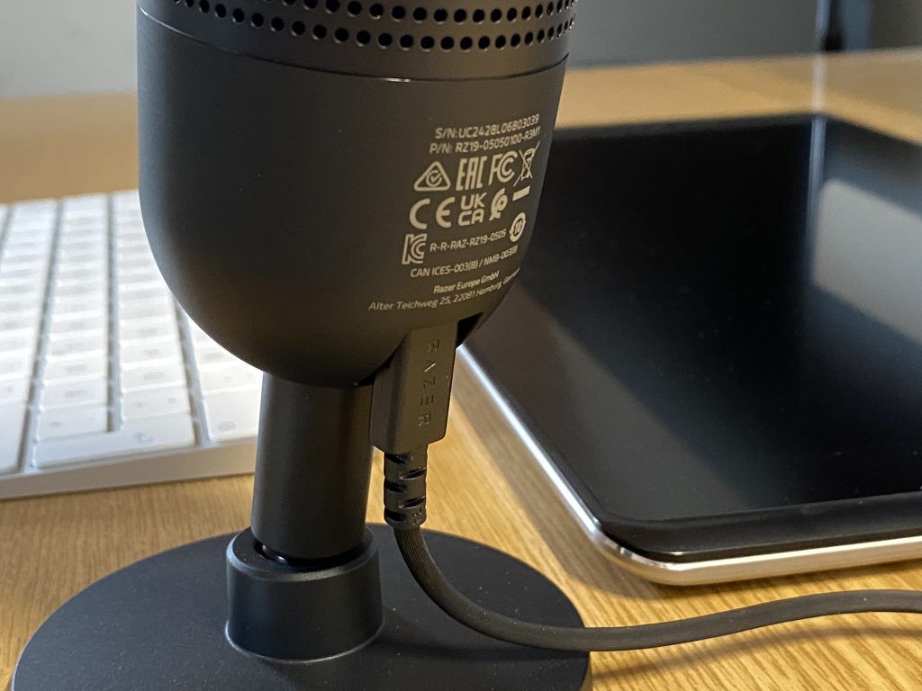 Razer Seiren V3 Mini Mikrofon Detail Anschluss