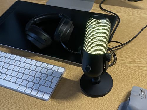 Razer Seiren V3 Chroma Mikrofon mit Kopfhörer