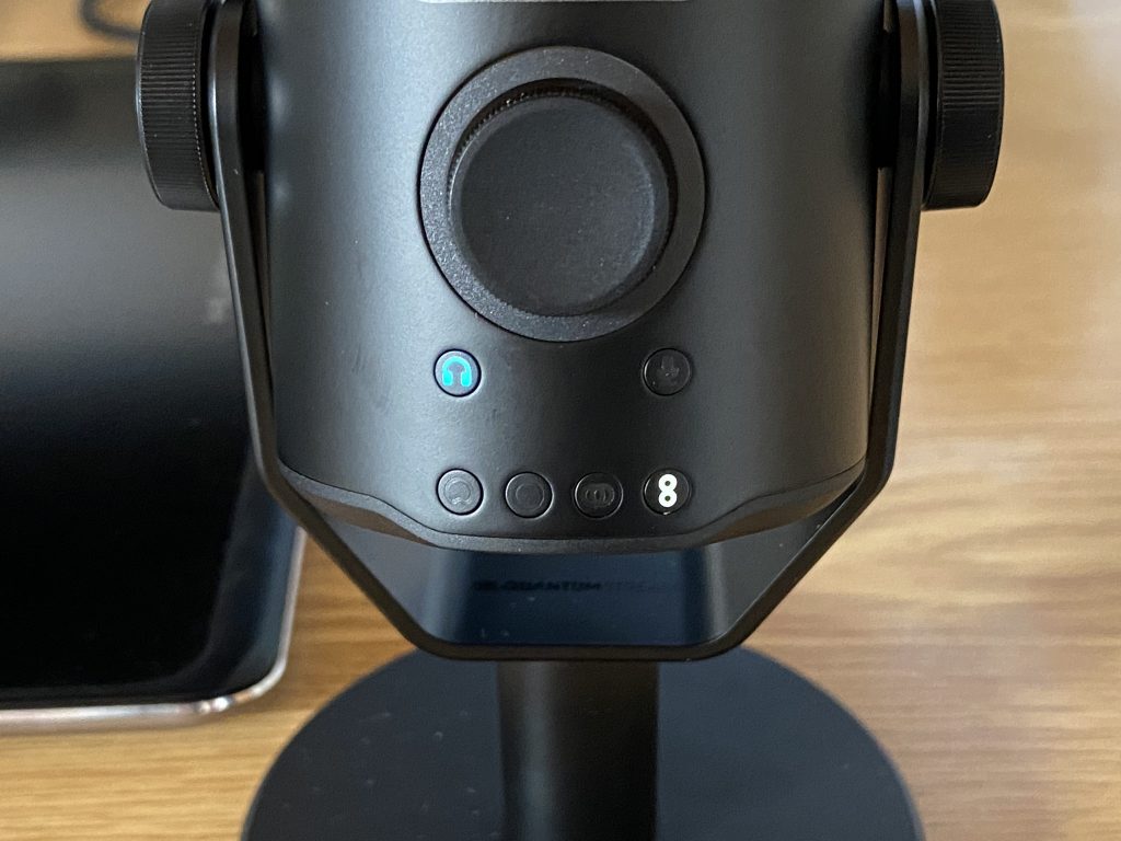 JBL Quantum Stream Studio Mikrofon aktive birektionalle Charakteristik