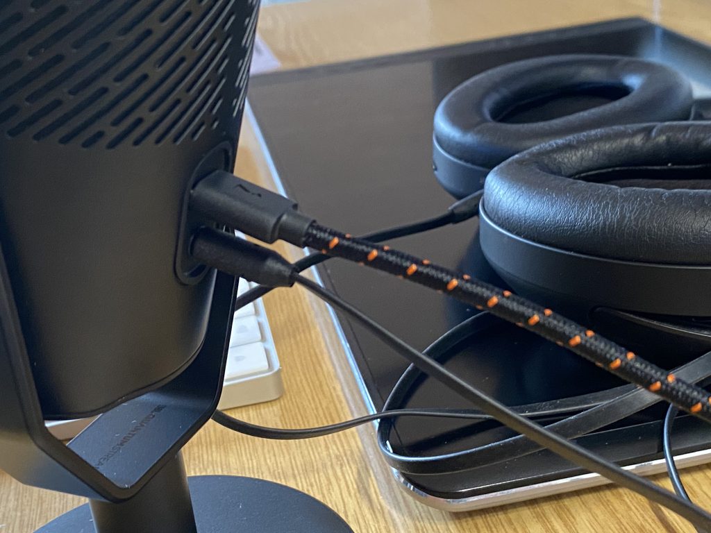 JBL Quantum Stream Studio Mikrofon angeschlossendes Mikroffon für das Monitoring