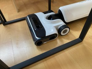 Roborock Flexi Pro Akku-Staubsauger Saugen unter einem Möbelstück