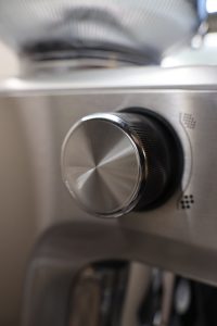 Sage Oracle Jet Siebträgermaschine Mahlgradeinstellung