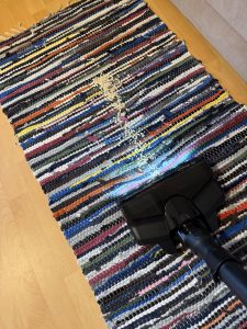 Bosch Unlimited 7 BSS711W Akku-Staubsauger Saugen Teppich