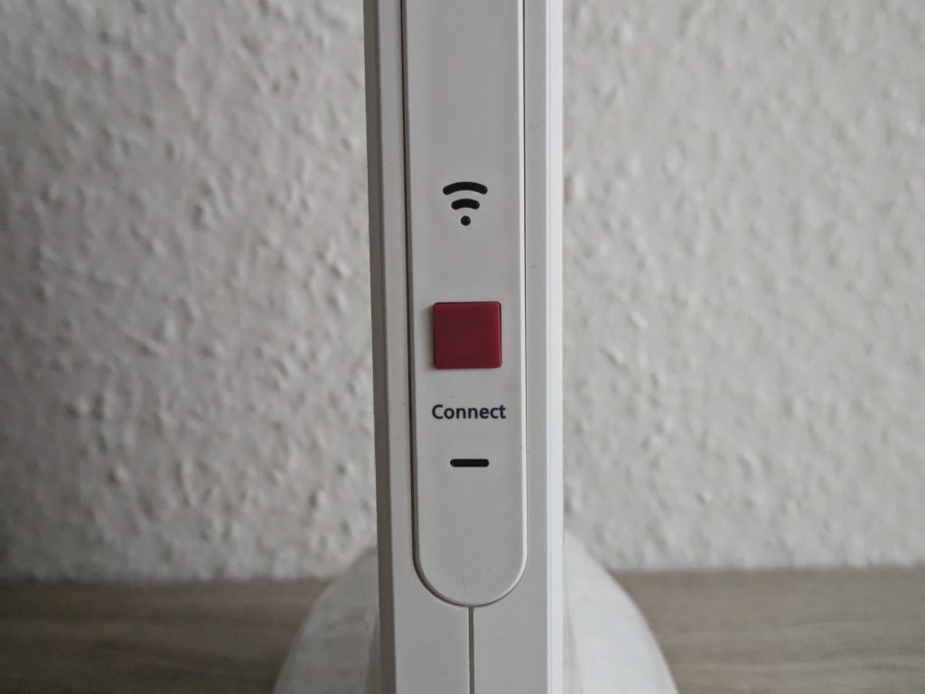 AVM FRITZ!Repeater 6000 WLAN-Repeater von vorne in der Nahansicht