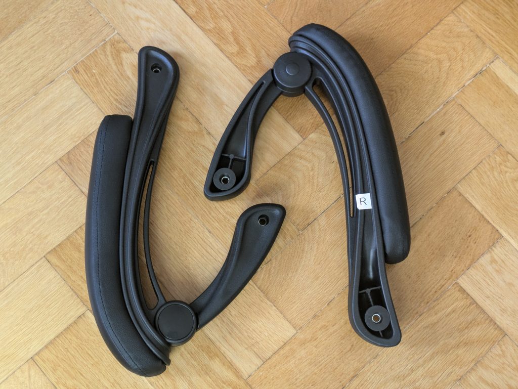 Armlehnen des SONGMICS OBG71B Bürostuhls