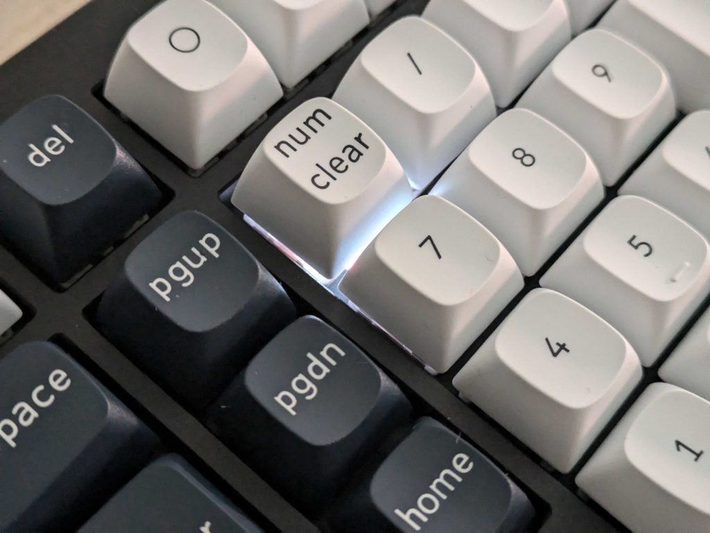 Beleuchtung der Num-Pad-Taste der Keychron Q5 MAX Tastatur