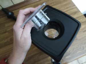Bosch VitaBoost MMBH6P6BDE Standmixer, Deckel mit Einfüllöffnung