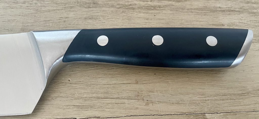 Böker Forge 03BO501 Küchenmesser Nahaufnahme Griff