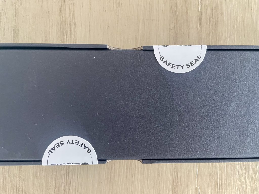 Böker Forge 03BO501 Küchenmesser Sicherheitssiegel an der Verpackung