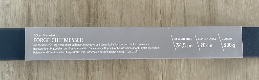 Böker Forge 03BO501 Küchenmesser Verpackung von der Seite mit Produktinformationen