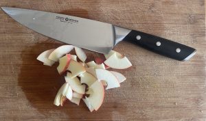 Böker Forge ‎03BO502 Küchenmesser geschnittene Apfelscheiben