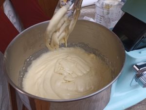 Clatronic KM 3711 Küchenmaschine, Rührteig mit Flachrührer gerührt