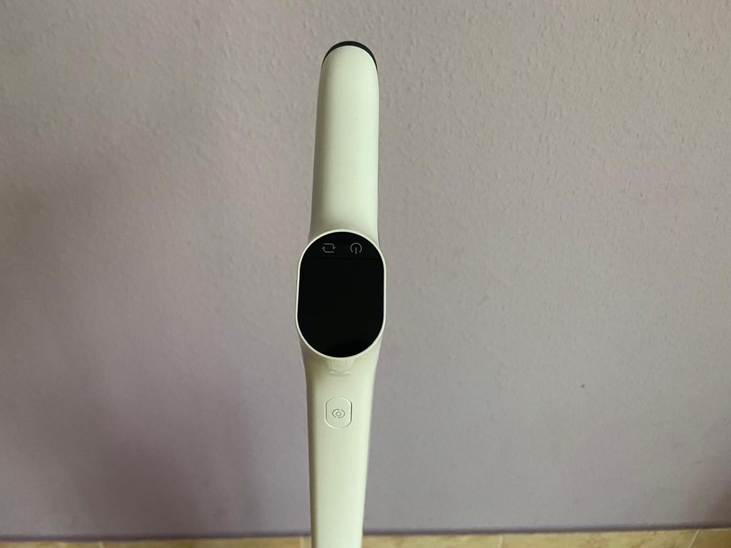 Display des Roborock Flexi Pro Saugwischers (2)