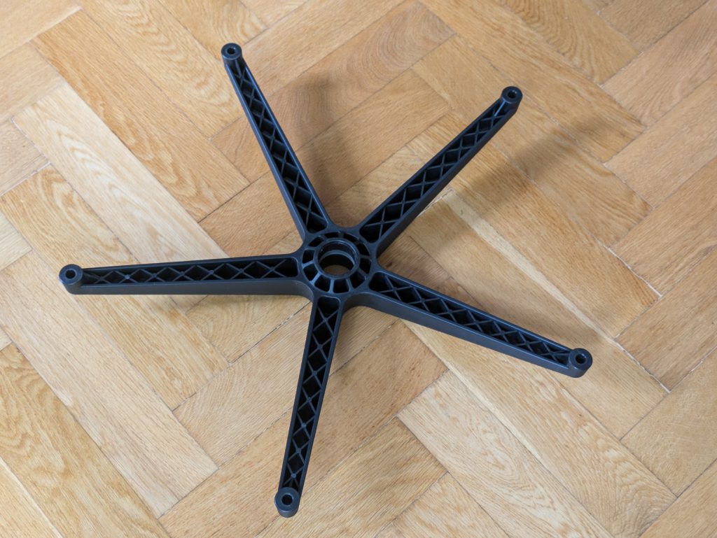 Drehkreuz des KLIM K300 Bürostuhls von unten