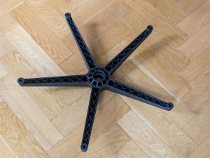 Drehkreuz des KLIM K300 Bürostuhls von unten
