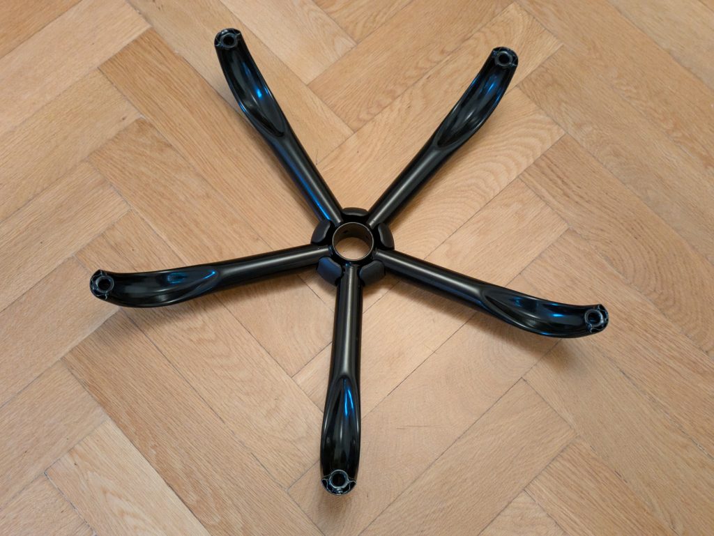 Drehkreuz des SONGMICS OBN047B01 Bürostuhls von unten