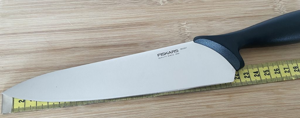 Fiskars Essential Küchenmesser Klingenlänge