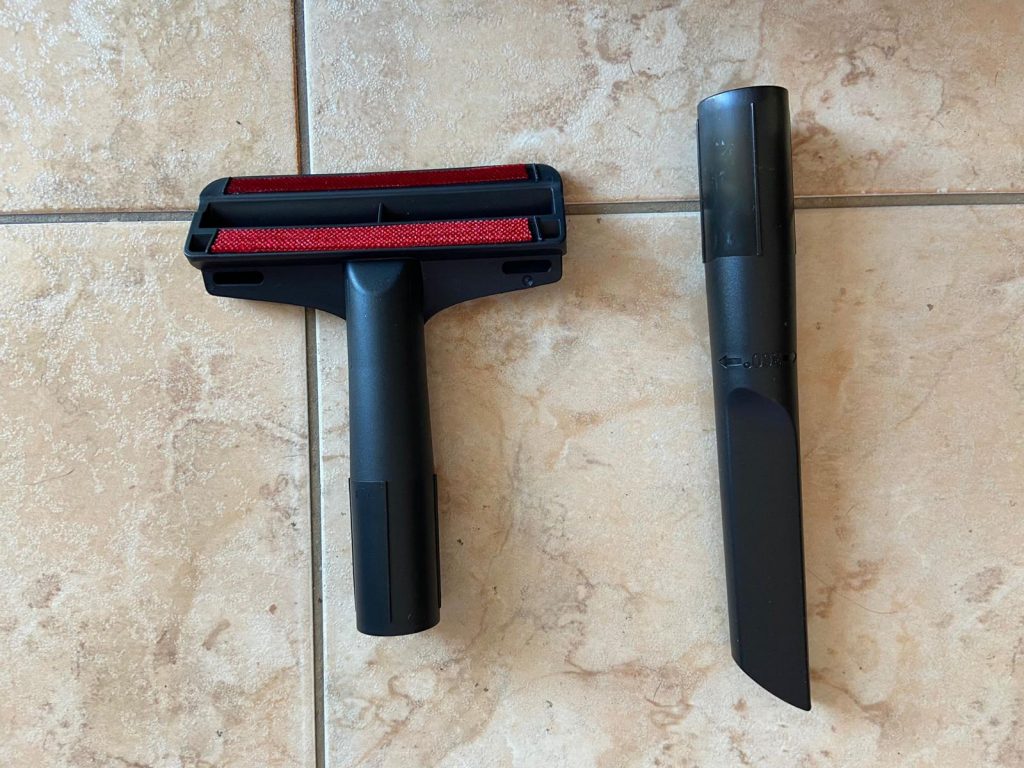 Fugendüse des Rowenta X-Force Flex 14.60 Aqua Saugwischers mit weiteren Zubehör