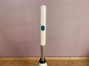 Griff des Leifheit Regulus Aqua PowerVac Pro 2.0 Saugwischer von vorne