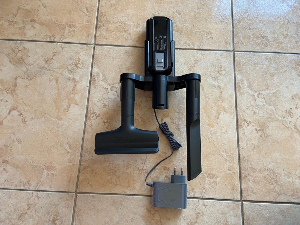 Halterung des Rowenta X-Force Flex 14.60 Aqua Saugwischers mit eingebauten Teilen
