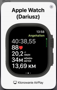 Apple Watch Ultra 2 Smartwatch auf dem geklonnten iPhone-Bildschirm