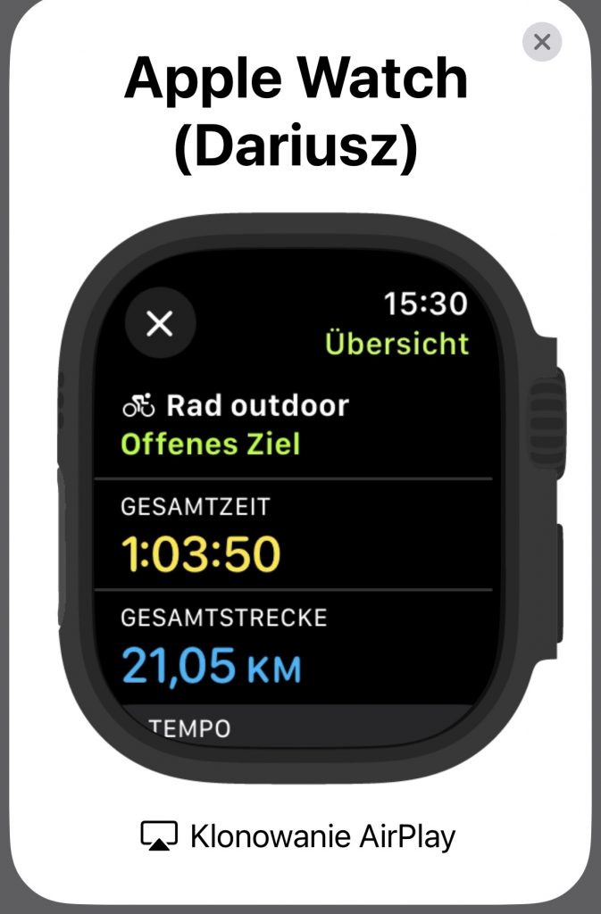 Apple Watch Ultra 2 Smartwatch auf dem geklonnten iPhone-Bildschirm