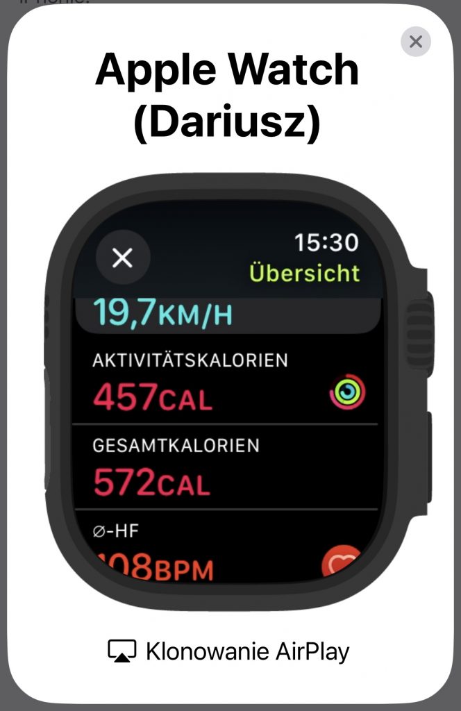 Apple Watch Ultra 2 Smartwatch auf dem geklonnten iPhone-Bildschirm