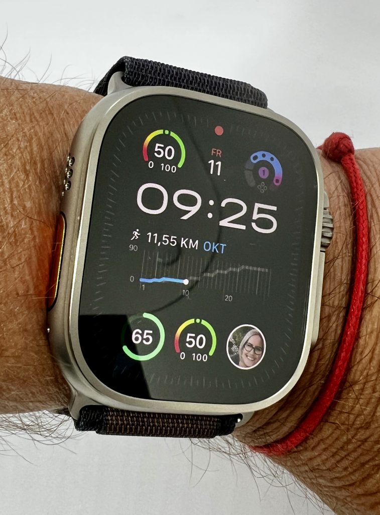 Apple Watch Ultra 2 Smartwatch