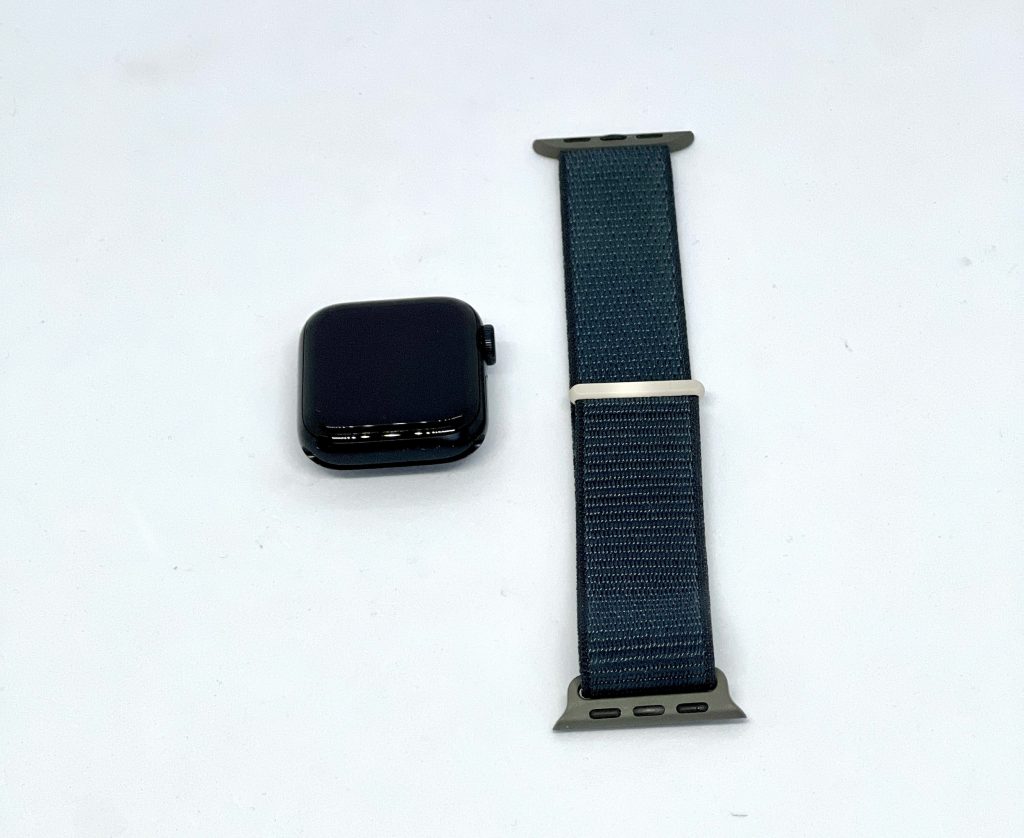 Apple Watch SE 2. Generation Smartwatch mit Armband
