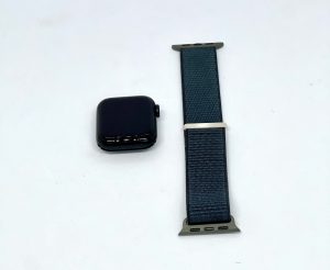 Apple Watch SE 2. Generation Smartwatch mit Armband