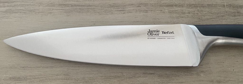 Jamie Oliver by Tefal K26701 Küchenmesser Nahaufnahme der Klinge