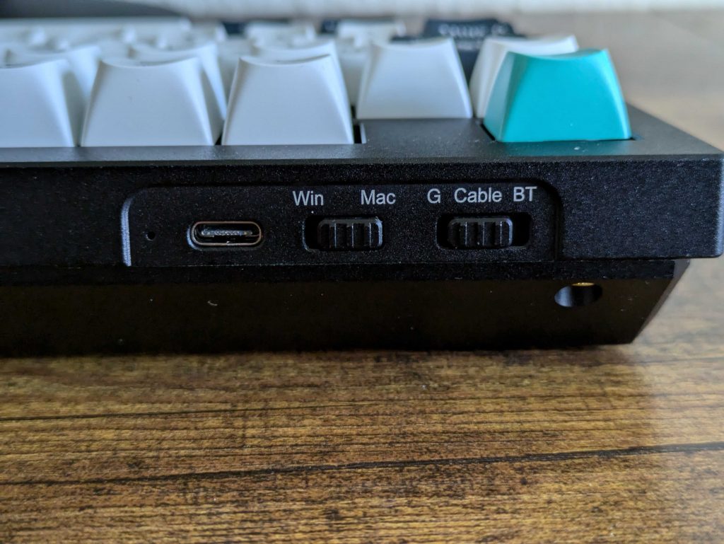Keychron Q5 MAX Tastatur, Rückseite in der Nahansicht