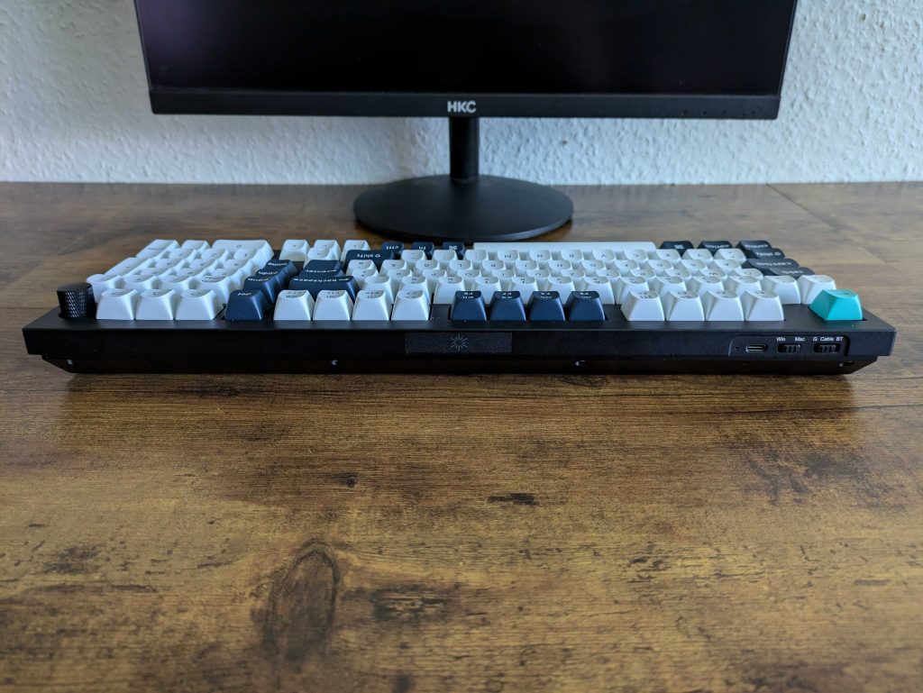 Keychron Q5 MAX Tastatur von der Rückseite aus
