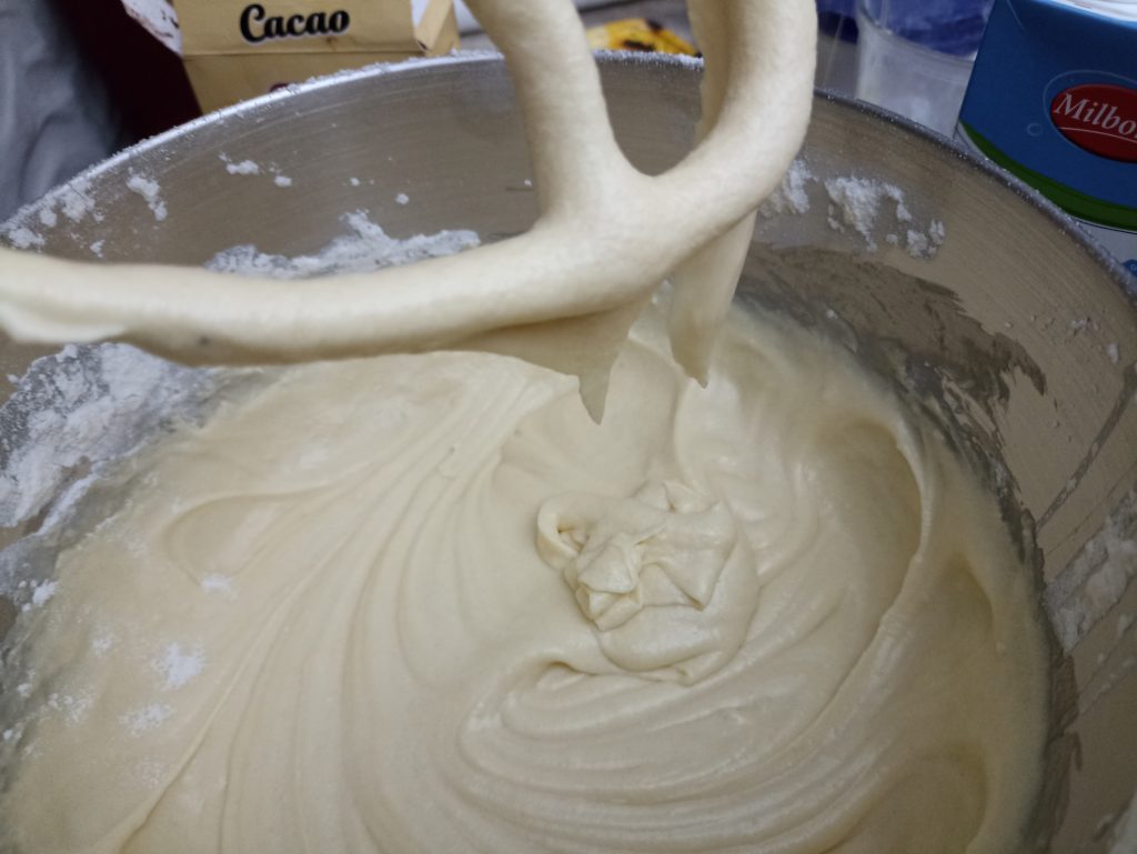KitchenAid 5K45SSESL Küchenmaschine, fertiger Rührteig mit Flachrührer