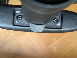 Lackfehler des Robas Lund DX Racer 1.2 FD01 Bürostuhls (2)