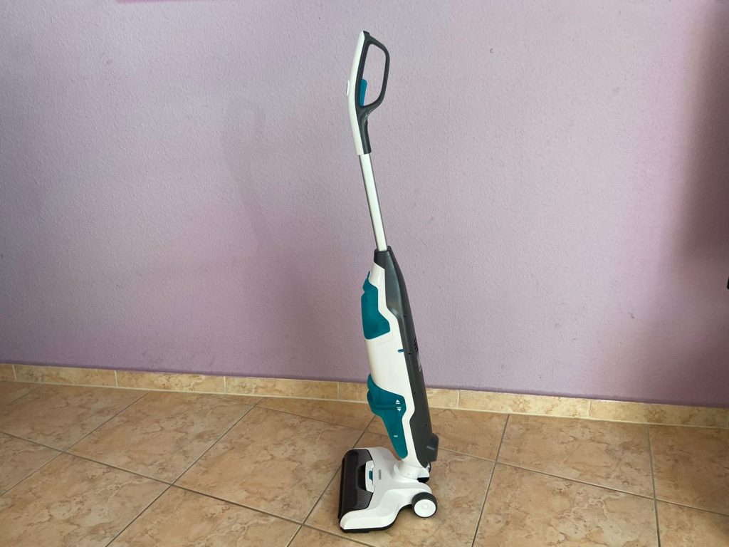 Leifheit Regulus Aqua PowerVac Pro 2.0 Saugwischer von rechts