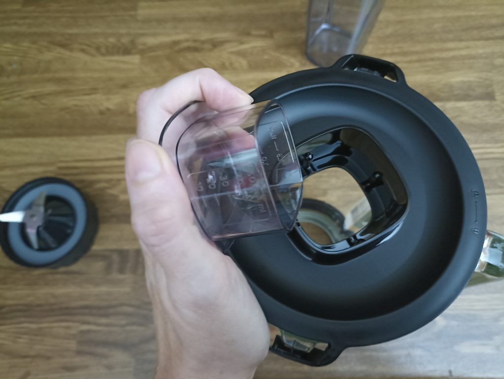 Philips 3000 Series HR229141 Standmixer, Nachfüllöffnung Deckel