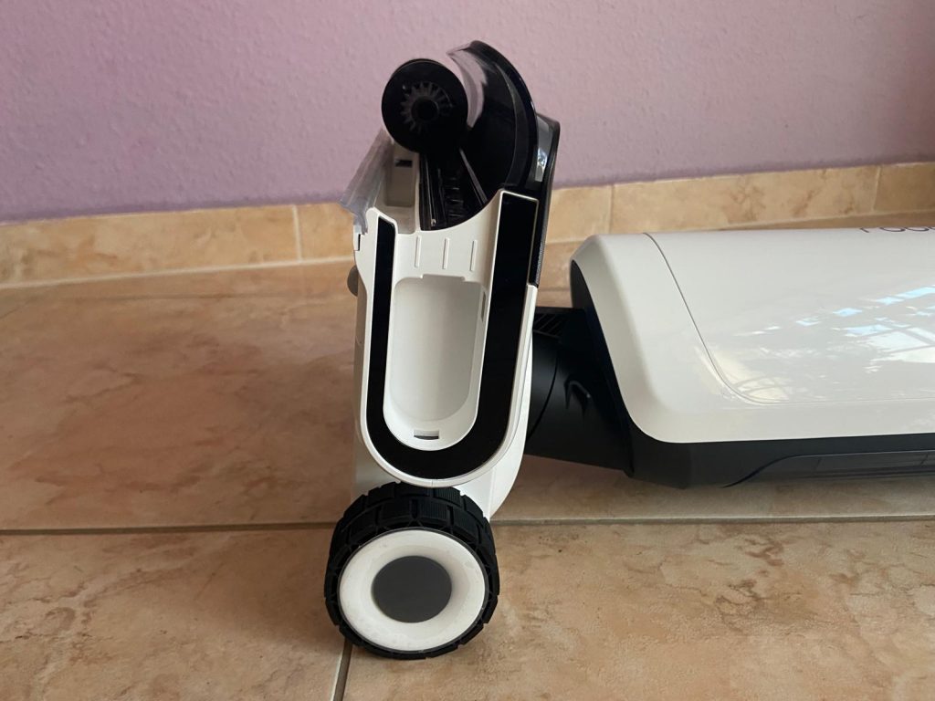 Roborock Flexi Pro Saugwischer von der Seite