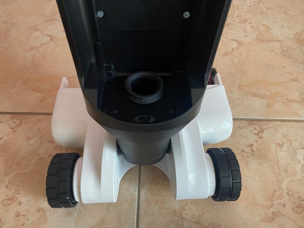 Roborock Flexi Pro Saugwischer von hinten in der Nahansicht