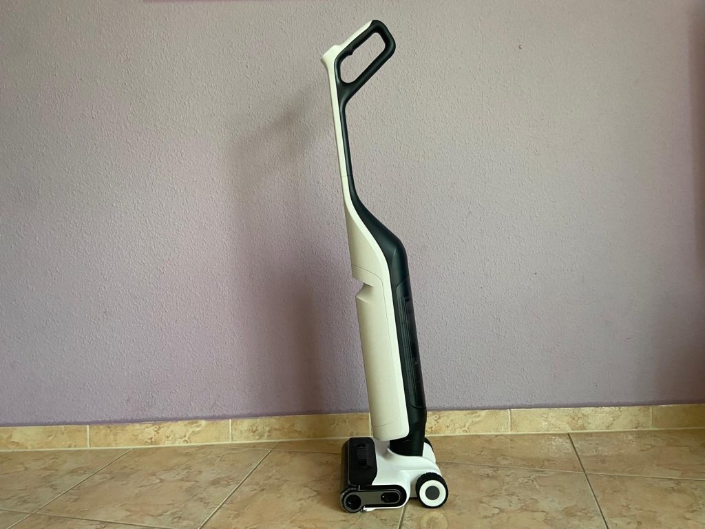 Roborock Flexi Pro Saugwischer von rechts