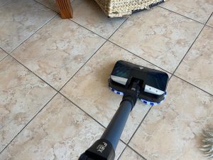 Rowenta X-Force Flex 14.60 Aqua Saugwischer in Benutzung (2)