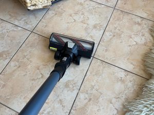 Rowenta X-Force Flex 14.60 Aqua Saugwischer in Benutzung (3)