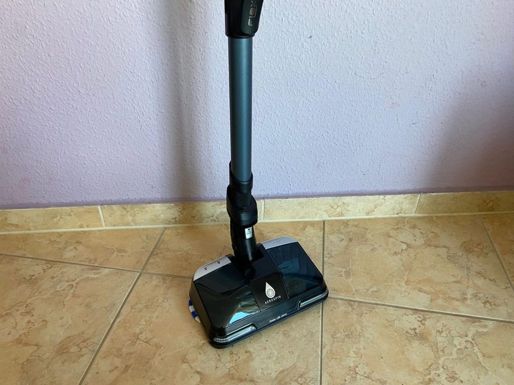 Rowenta X-Force Flex 14.60 Aqua Saugwischer von vorne (2)