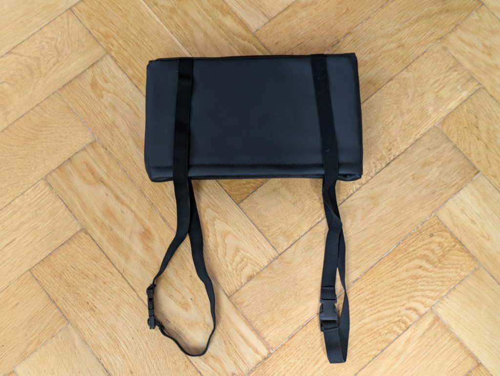 Rückseite des Lordosenkissen des Robas Lund DX Racer 1.2 FD01 Bürostuhls
