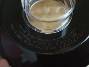 Russell Hobbs 2-in-1 Standmixer, Beschriftung auf dem Deckel des großen Mixeraufsatzes