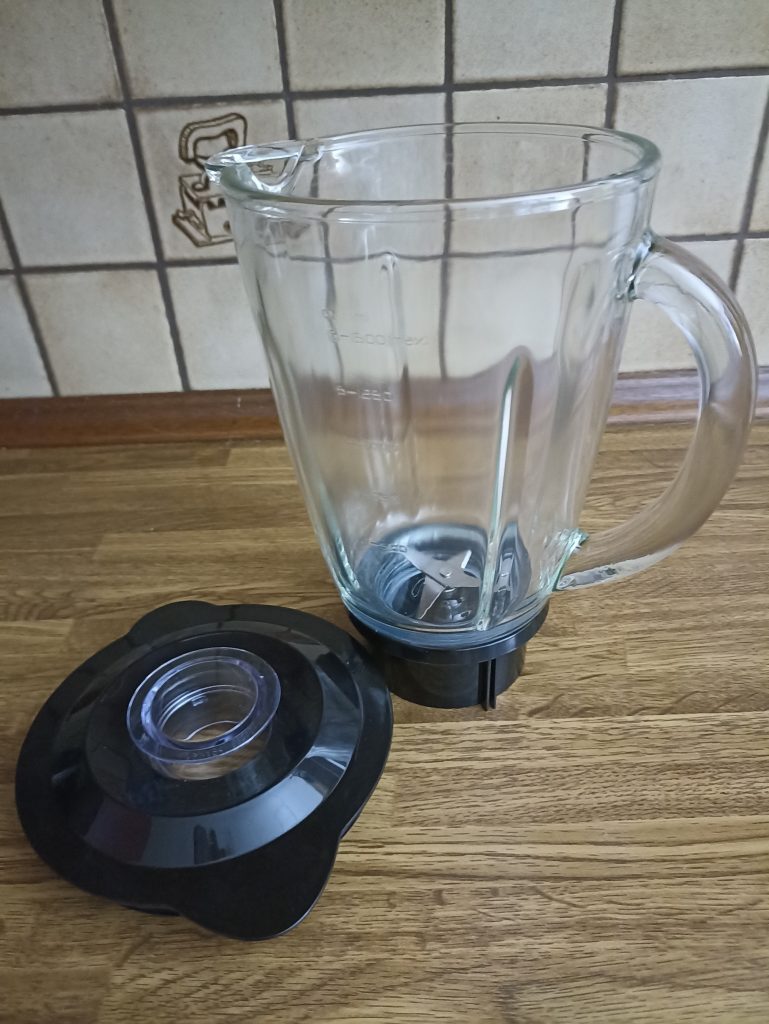 Severin SM 3718 Standmixer, Mixerbehälter mit Deckel daneben