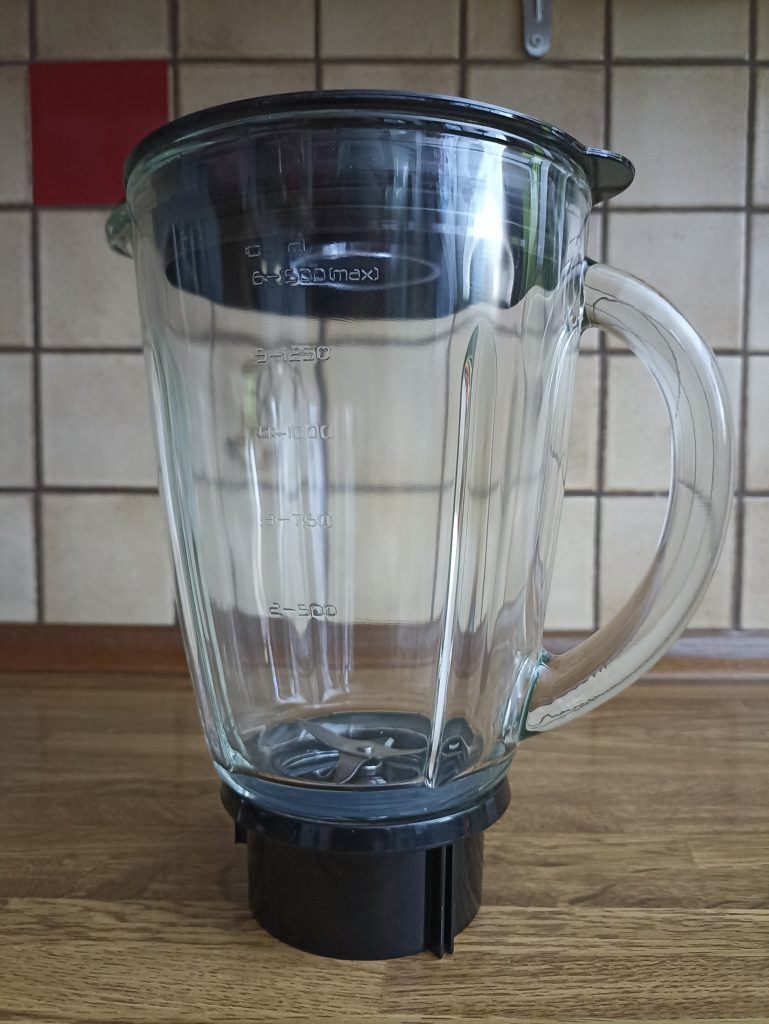 Severin SM 3718 Standmixer, Mixerbehälter mit Deckel drauf